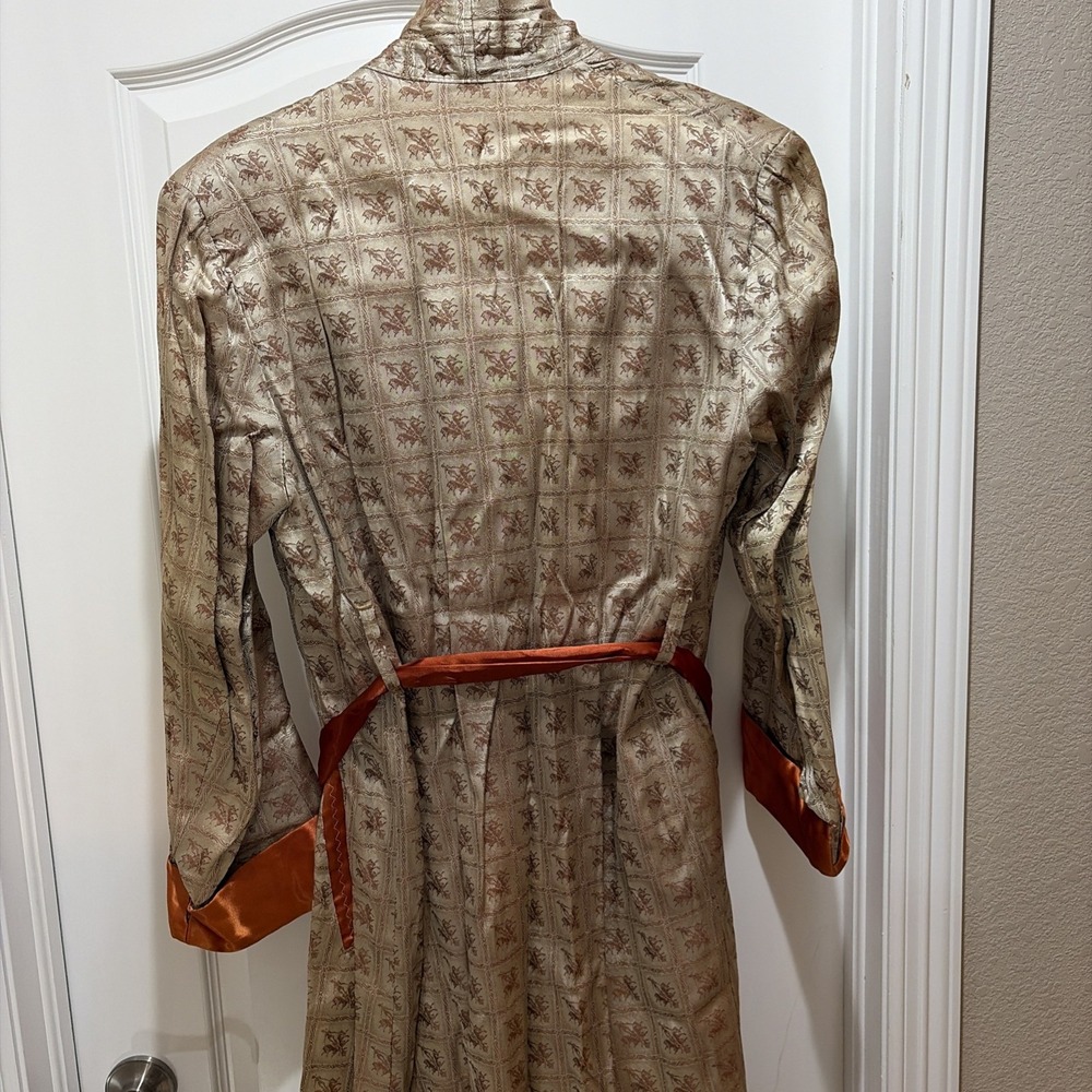 Vtg  1950's Asian Beautiful Satin‎ / Silk Kimono Robe SZ Small 48" Long x 20" W - Picture 10 of 10